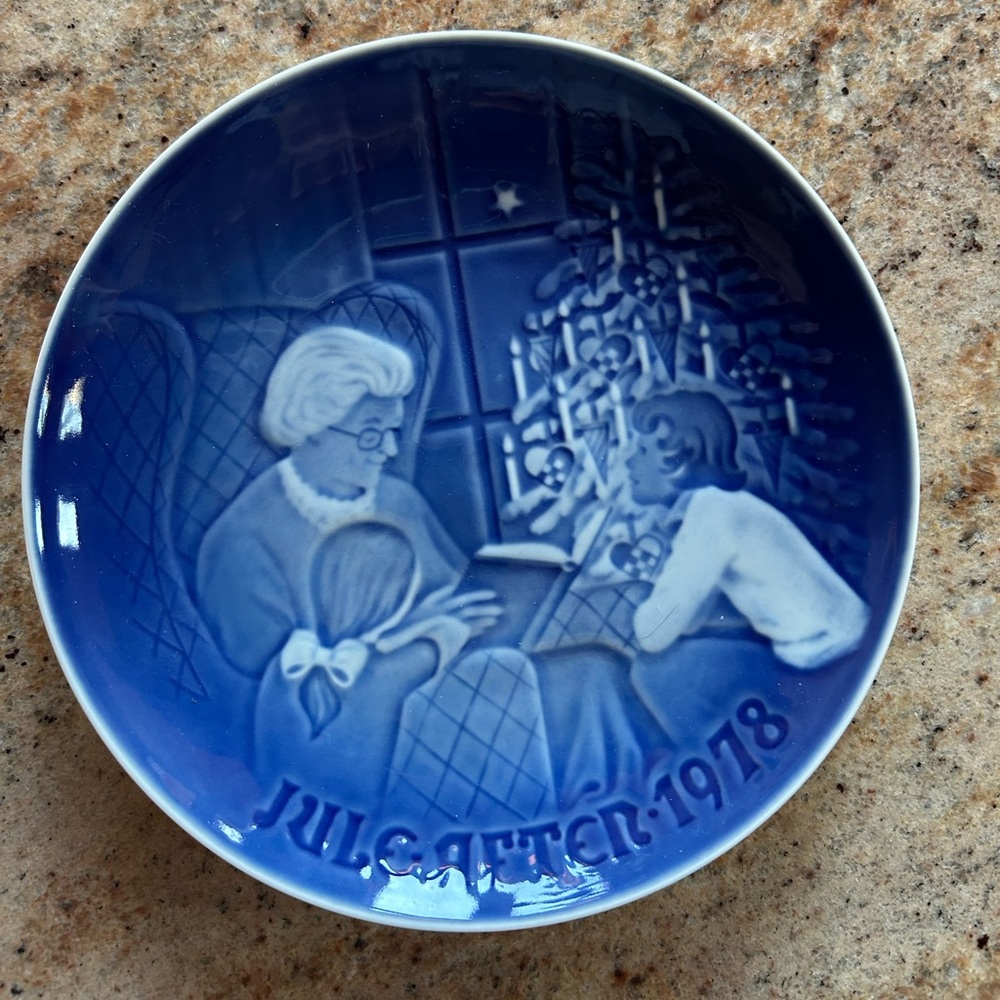 Bing & Grondahl “A Christmas Tale” Porcelain Plate. 1978 Denmark Vintage
